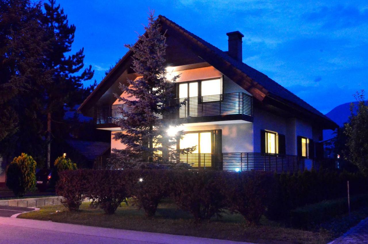 Apartment Galerija Radovljica Buitenkant foto